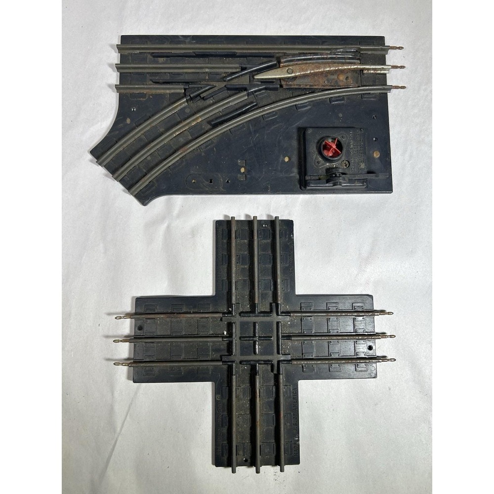 Vintage Lionel 1022 O-27 Gauge Manual Control Switch and Cross Crossing Track